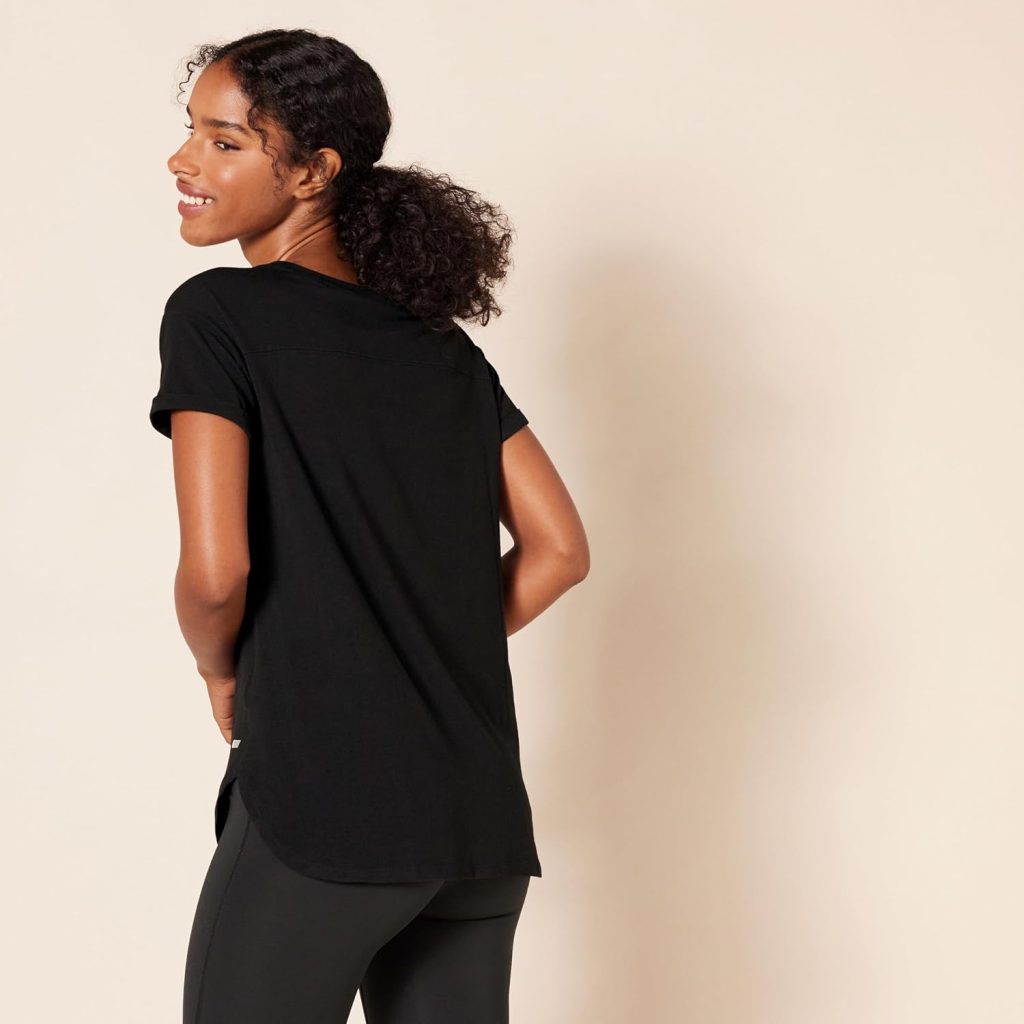 Amazon Essentials Womens Studio Relaxed-Fit Lightweight Crewneck T-Shirt (Available in Plus Size), Multipacks